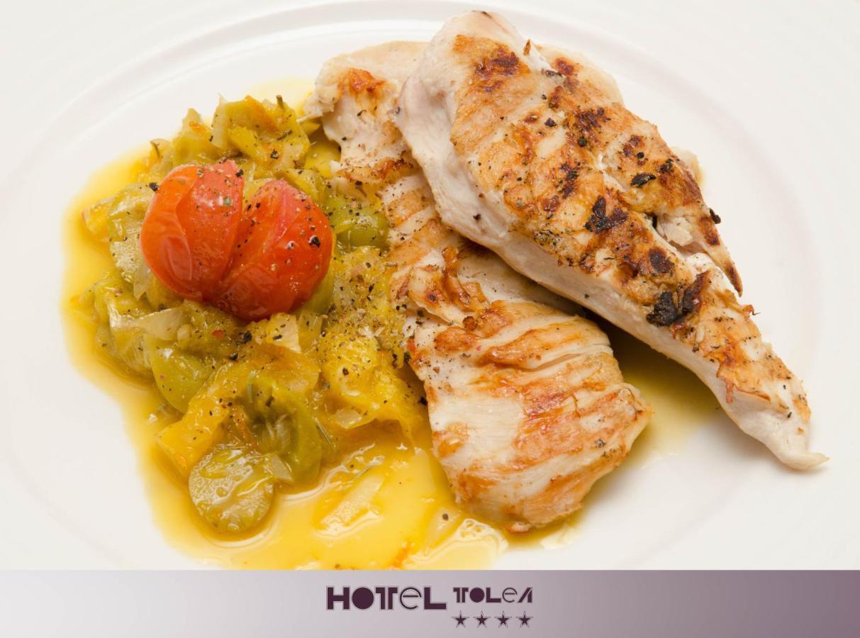 Hotel Tolea トゥルゴヴィシュテ エクステリア 写真