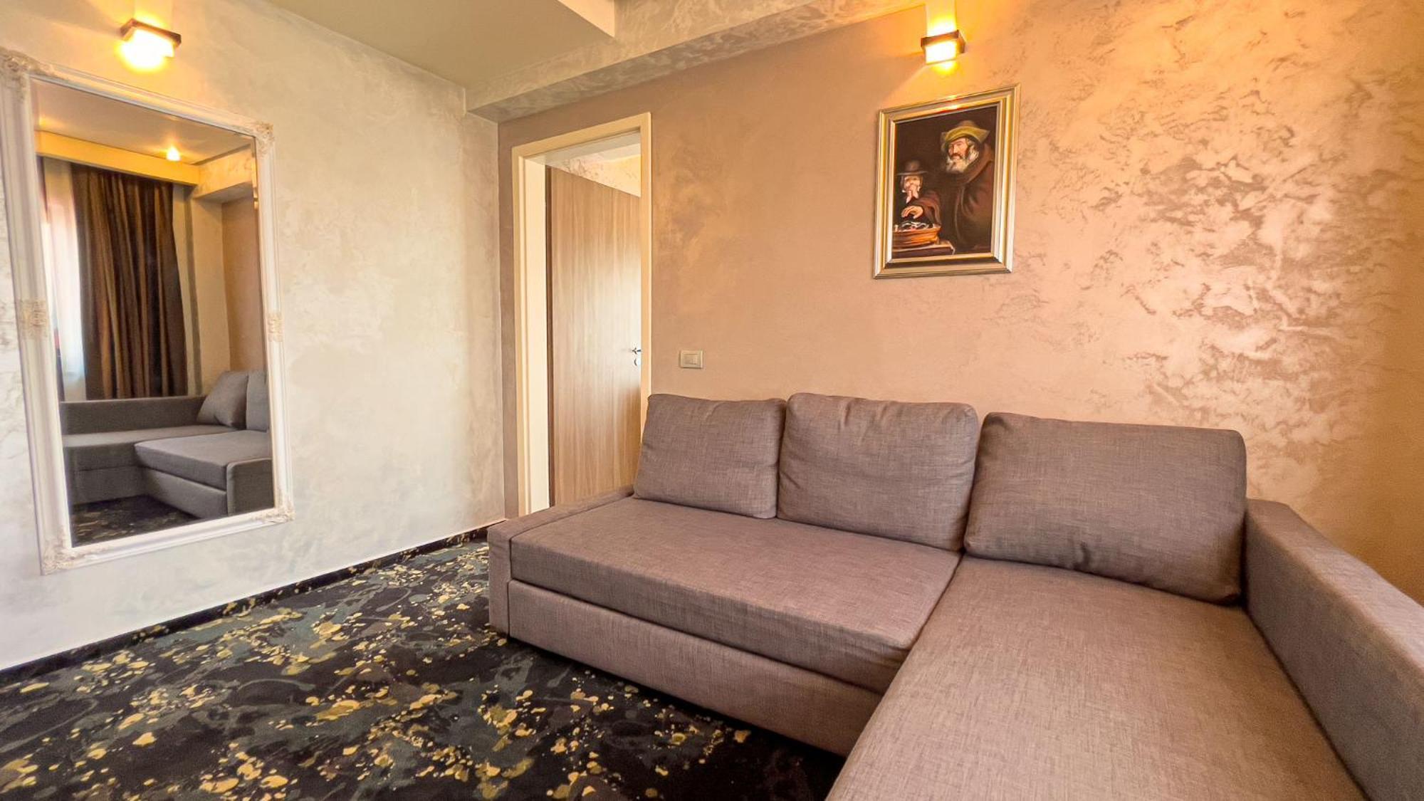 Hotel Tolea トゥルゴヴィシュテ エクステリア 写真