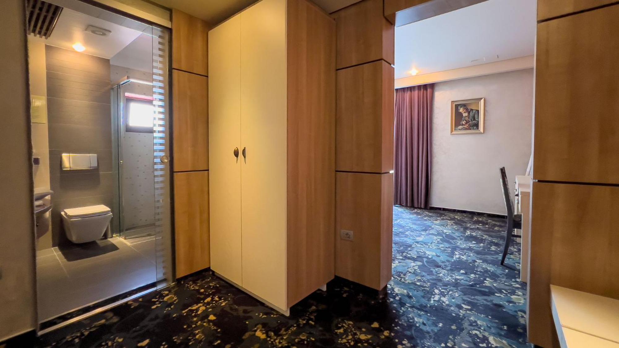 Hotel Tolea トゥルゴヴィシュテ エクステリア 写真